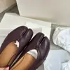 Zapatos de Ballet Plisados MiguaM6 Tabi de Punta Dividida Zapatos Únicos Zapatos de Pezuña de Cerdo Slip-On de Boca Baja Zapatos de Punta Dividida para Mujer