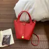 2026 Novo Modelo Bolsa de Mão de Luxo Saco Balde para Mulheres, Bolsa Transversal Estilosa Versátil, Bolsa de Ombro Exquisita da Moda