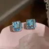 "Azul Cielo Polvo Estrella" Pendientes de Concha con Incrustaciones de Diamantes de Aguja de Plata, Pendientes Exquisitos de Nicho con un Diseño de Lujo Ligero para Mujer