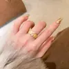Anillo Dulce de Mariposa Dorada Texturizada para Mujer, Moderno, Elegante, Ligero y Lujoso Anillo Abierto, Anillo de Dedo Índice de Moda de Nicho