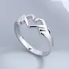 Anel Romântico Amazon Mãos Segurando Corações Moda Europeia e Americana Amor Mãos Abraçando Presente de Casal para Namorada Modelo de Casal