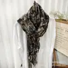 Otoño e Invierno 2023 nuevo retro artístico algodón y lino plisado fino versátil chal bufanda de flores pequeñas bufanda estilo japonés