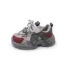 Zapatillas de Malla Transpirables para Niños 2025 Verano Nueva Moda Casual Niños Medianos y Grandes Zapatillas Ligeras Zapatos de Papá