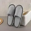 Pantuflas Desechables, Personalizadas Profesionalente para Hoteles Temáticos, Resorts y Casas de Huéspedes, Pantuflas Premium de Algodón Personalizadas y Exclusivas Hechas a Medida