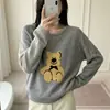 Suéter Redondo Jacquard Oso Miel Terciopelo Oso Pequeño Mujer 2026 Otoño Invierno Nuevo Holgado Rejuvenecedor Suave y Pegajoso Tejido Top