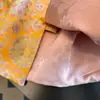 Chaleco de Seda Reductor de Edad con Calidad Garantizada para Mujeres de Mediana Edad, Nuevo Estilo Chino, Diseño Fresco y Mejorado con Botones Tradicionales, Chaleco Retro para Mujer para Usar por Fuera