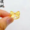 Artículo popular para transmisiones en vivo: Anillo de mariposa liso de cobre chapado en oro para mujer, ajustable, moderno y versátil, adecuado para el dedo índice o como anillo de cola
