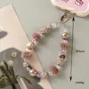 Corrente para Celular de Macaron Pom-Pom com Contas Pintadas à Mão para Mulheres, Acessório de Pulso Fofo, Capa de Celular com Contas, Pingente Chaveiro para Bolsa