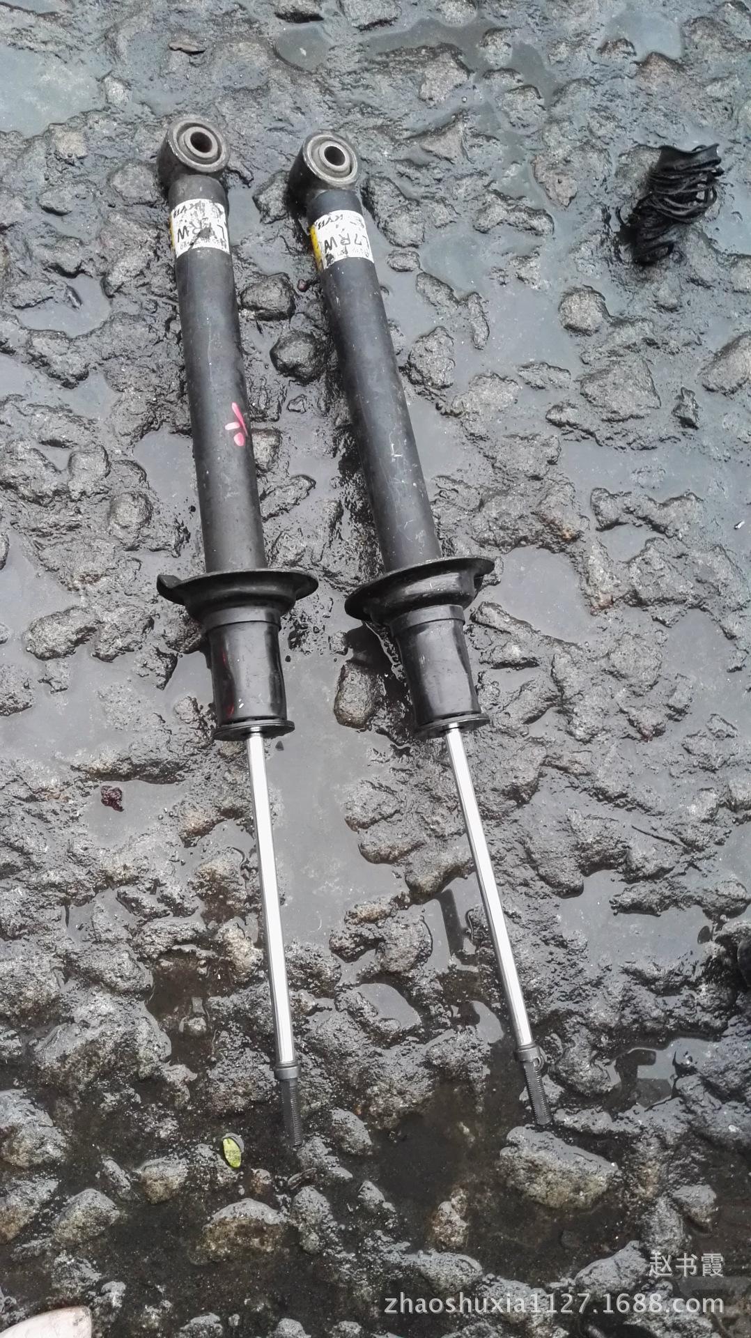 06年凌志LS460后减振3