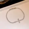 Pulseira Pingente Cruz de Zircônia Transfronteiriça, Pulseira de Luxo Leve de Alta Qualidade, Joia de Mão Exquisita da Moda de Nicho Europeia e Americana para Mulheres