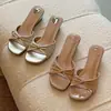 Sandalias elegantes de tacón grueso con lazo estilo francés 2026 Moda coreana verano nuevas sandalias de piscina versátiles sin cordones