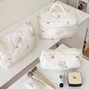 Original y suave, bonito conejo bordado. Exquisito neceser para mujer, bolso de mano portátil, bolso de viaje para productos de cuidado de la piel.