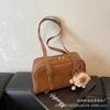 Bolsa Pequena Versátil Retro de Alta Qualidade com Textura da Moda para Mulheres 2026 Novo Estilo Tendência com Pingente Bolsa de Ombro Baguette