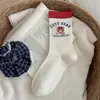 Calcetines de oso de dibujos animados para mujer, calcetines de algodón para otoño e invierno, calcetines lindos de puntos hasta la mitad de la pantorrilla, calcetines sin costuras apilados con letras estilo universitario