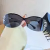 Gafas de Sol Chanel Estilo Nuevo Europeo y Americano, Inspiradas en Celebridades, Unisex, Protección UV, Gafas de Sol con Montura Grande Curva de Una Pieza, Modernas