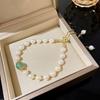 Pulseiras de pérolas nicho retrô coreanas para mulheres, sofisticadas, luxuosas, pulseiras de miçangas de luxo leve, acessórios de mão versáteis para garotas populares por atacado