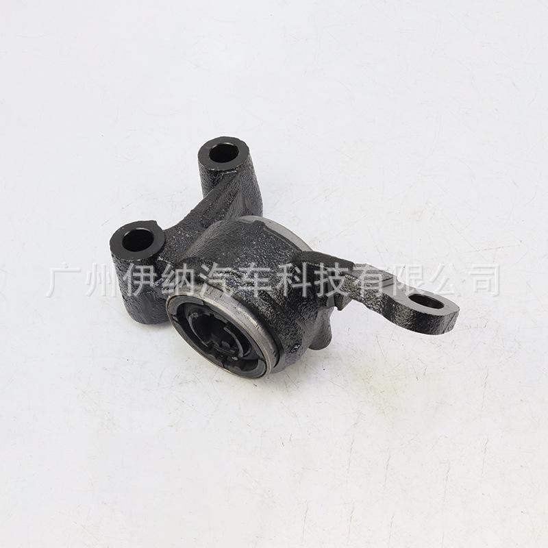 31126772235左前摆臂胶 (1)