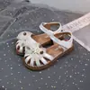 Talla 27-32 2026 Sandalias para Niña de Cuero Ultra-Fibra con Punta Cerrada, Estilo Coreano, Suela Suave, Sandalias de Moda de Venta Caliente 5748