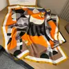 Bufanda de Seda Simple, Elegante y a la Moda, Lujo Ligero de Alta Gama, Versátil Pañuelo Cuadrado 100% Seda de Morera, Regalo de Vacaciones para Mujeres, Accesorio