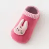 Calcetines de suelo para bebé otoño e invierno cálidos con dispensador antideslizantes calcetines para bebé y niño pequeño muñeca linda calcetines para niños fábrica venta al por mayor