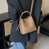 Bolsa Saco Retrô Francesa de Grande Capacidade para Mulheres 2025 Nova Versátil Fashionável Bolsa de Ombro para o Dia a Dia Bolsa de Moda Estilosa