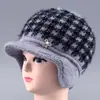 Gorro de punto forrado de forro polar a prueba de viento y resistente al frío para otoño e invierno, diseñado para proteger las orejas, para madres de mediana edad y mayores