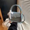 Bolso Cuadrado Pequeño de Moda Primavera 2025 Nuevo Casual Simple Diseño Nicho Bolso de Hombro Cruzado para Mujer