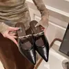Sandálias de Salto Agulha Quadradas Prateadas de Verão 2026 com Design de Tira Única Sapatos da Moda para o Dia a Dia