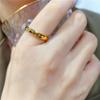 Celebridad de Internet Popular Moda V Ola Flor Anillo Dorado Luz Anillo de Luz Lujo Viento Frío Patrón de Diamante Acero de Titanio Color Libre Joyería para Mujer