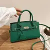 Bolsas para Mulheres no Outono e Inverno Nova Tendência Europeia e Americana Simples Cor Lisa Bolsa de Ombro Fashion Elegante Bolsa de Mão Texturizada Bolsa Kelly