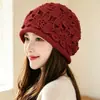 Sombrero de Flor de Ganchillo Cálido Versátil Hecho a Mano para Otoño e Invierno para Mujer, Suave Sombrero de Flores de Punto, Sombrero de Lana Tejido de Doble Capa, Sombrero Turbante
