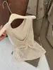 Camisola de Punto Color Avena Estilo Perezoso Falso Dos Piezas Cuello en V 2026 Nuevo Top de Verano Ajustado para Mujer