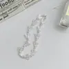 Llavero de plástico con perlas, con mariposas dulces de colores transparentes personalizados, temática de bosque estilo coreano, cadena de teléfono moderna anti-pérdida