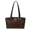 Bolso de mano retro de nicho con remaches 2026 nuevo otoño para mujer, gran capacidad, bolso de mano para el trabajo, versátil, de hombro, cruzado