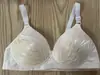 Atacado de fábrica para meia-idade e idosos, fino, tamanho grande, sutiã sem aro, calcinha tradicional com três colchetes, comércio exterior transfronteiriço feminino