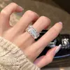 Anillo apilable de encaje de lujo ligero francés con forma de ola y pedrería, cuadrado con circonita blanca, incrustación entrelazada, mismo estilo que las celebridades de internet y blogueros, anillo para el dedo, dropshipping