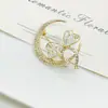 Broche de Abeja de Zirconia para Mujer, Gama Alta, Lujo Ligero, Estilo de Nicho, Accesorio de Broche, Joyería de Pin de Corsage de Mariposa con Perla