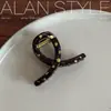 Um Grampo de Cabelo Lan Estilo Francês Triângulo Diagonal para Mulheres, Popular nas Redes Sociais, Design Vazado, Adequado para Cabelos Grossos, Penteadeira para a Parte de Trás da Cabeça
