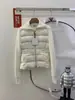 Versión Auténtica en Stock, Modelo Nuevo 2025 de la Marca m de Alta Calidad, Chaqueta de Plumas para Mujer con Bolsillo de Punto Patchwork, Moderna y Versátil