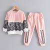 Comércio exterior Primavera e Outono nova roupa infantil outono meninas suéter com retalhos de renda conjunto calça com letras terno infantil de duas peças