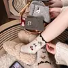 Meias de Lã Grossas Estilo Fair Isle para Outono e Inverno, Meias de Cano Médio com Padrão de Boneco de Neve e Gato em Fio Pontilhado Estilo Japonês, Meias Quentes Largas