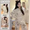 Pijama de manga corta y pantalón largo transfronterizo nuevo para mujer, colección primavera/otoño/verano 2026, talla grande, corte holgado, con patrones en relieve y adorables diseños de dibujos animados, adecuado para ropa de estar