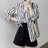 Camisa de Verano 2026 Nuevo Estilo de Gama Alta Rosa Rayas Verticales, Cárdigan Versátil Casual Holgado con Protección Solar, Top de Lino