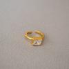 Anillo japonés y coreano simple brillante cuadrado de circonita latón chapado en oro moderno genial nuevo elegante abierto ajustable anillo para dedo índice para mujer