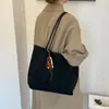 Bolso de hombro grande de ante vintage modelo nuevo invierno 2026 para uso diario con bolsa accesoria para debajo del brazo