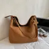 Bolso Tote Tejido Esmerilado Hecho a Mano Puro Bolso Cubo de Gran Capacidad Versátil Otoño e Invierno 2025 Bolso Cruzado de Hombro con Estrella de Cinco Puntas