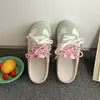 Zapatillas planas antideslizantes de estilo francés de moda para mujer, para usar al aire libre en verano, nuevo modelo 2026, medias pantuflas rojas retro, zapatos Birkenstock