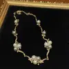 Collar con Chapado de Bronce Antiguo Occidental 18K Oro Vintage con Tres Colores Mixtos Nicho Noble Exquisito Lujo Calidad