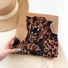 Bufanda de diseño coreano de alta calidad con estampado de leopardo para mujer, lujo ligero, moderna, sofisticada, chal exterior, calentador de cuello elegante