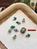 Accesorios para Uñas de Árbol de Navidad Resina de Dibujos Animados Diamantes Mixtos Tridimensionales para Uñas Nuevos Accesorios para Uñas Navideños Portátiles Venta al por Mayor